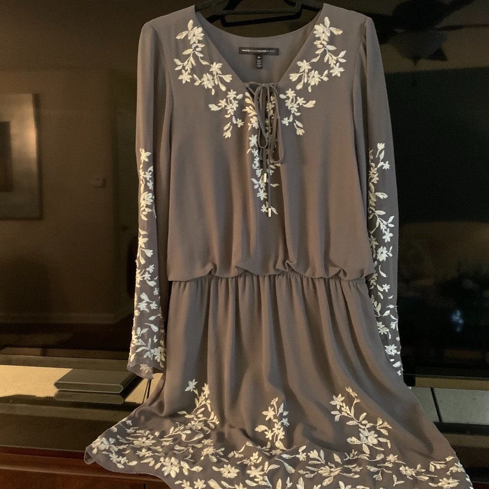 Exquisite! White House Black Market in Excellent Condition!